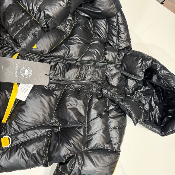 Canada Goose x Pyer Moss Collection Crop Wave down reversible puffer in size M - Picture 12 of 12